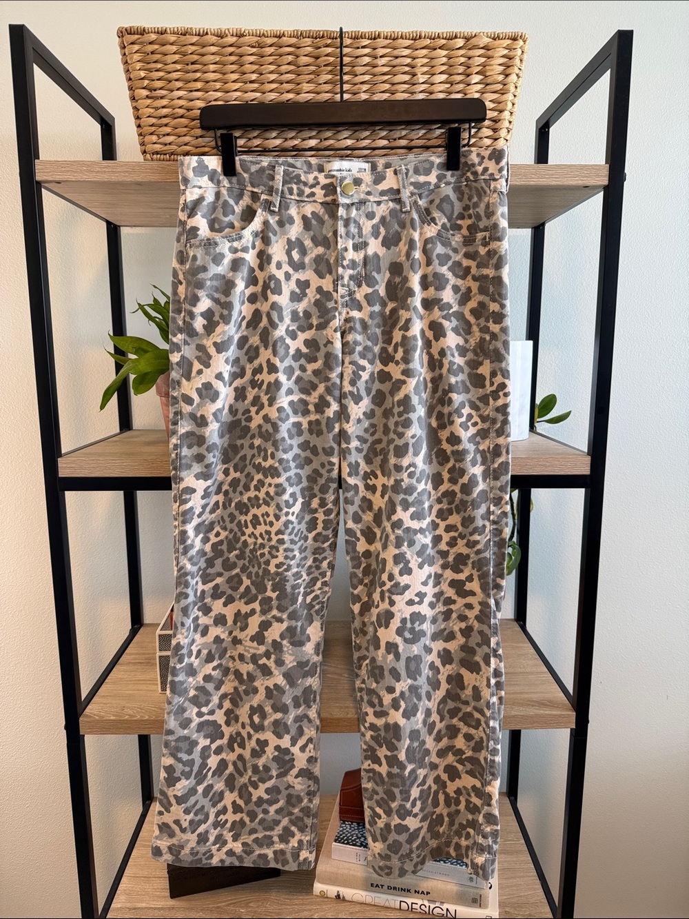 Abercrombie Kids Low Rise Baggy Pink Leopard Jeans, 17 /18 Regular